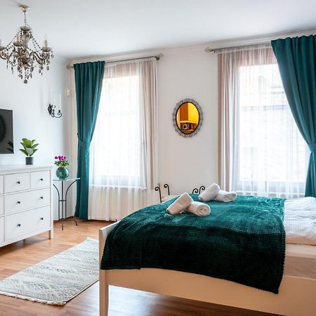 Romantic Studio Secret Garden Будапеща Екстериор снимка