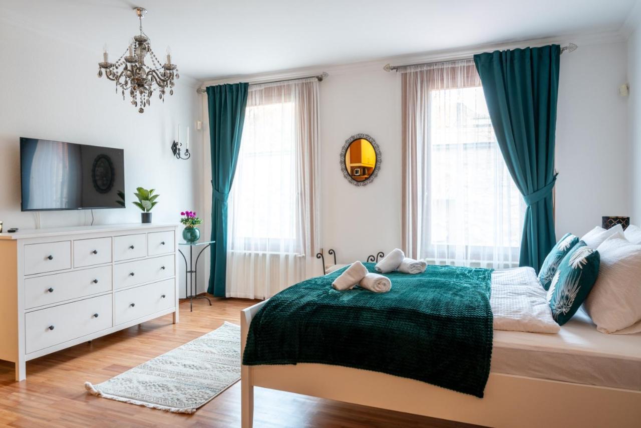 Romantic Studio Secret Garden Будапеща Екстериор снимка