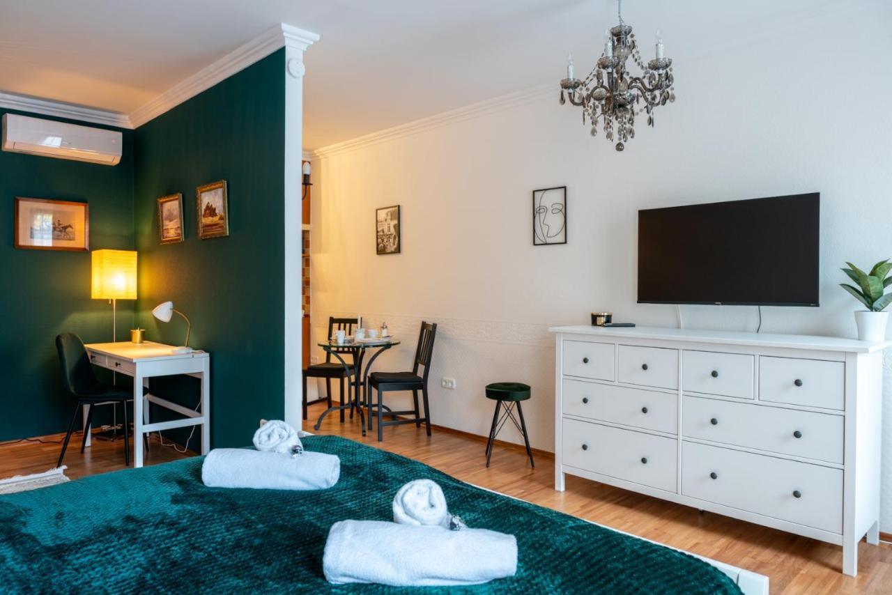 Romantic Studio Secret Garden Будапеща Екстериор снимка