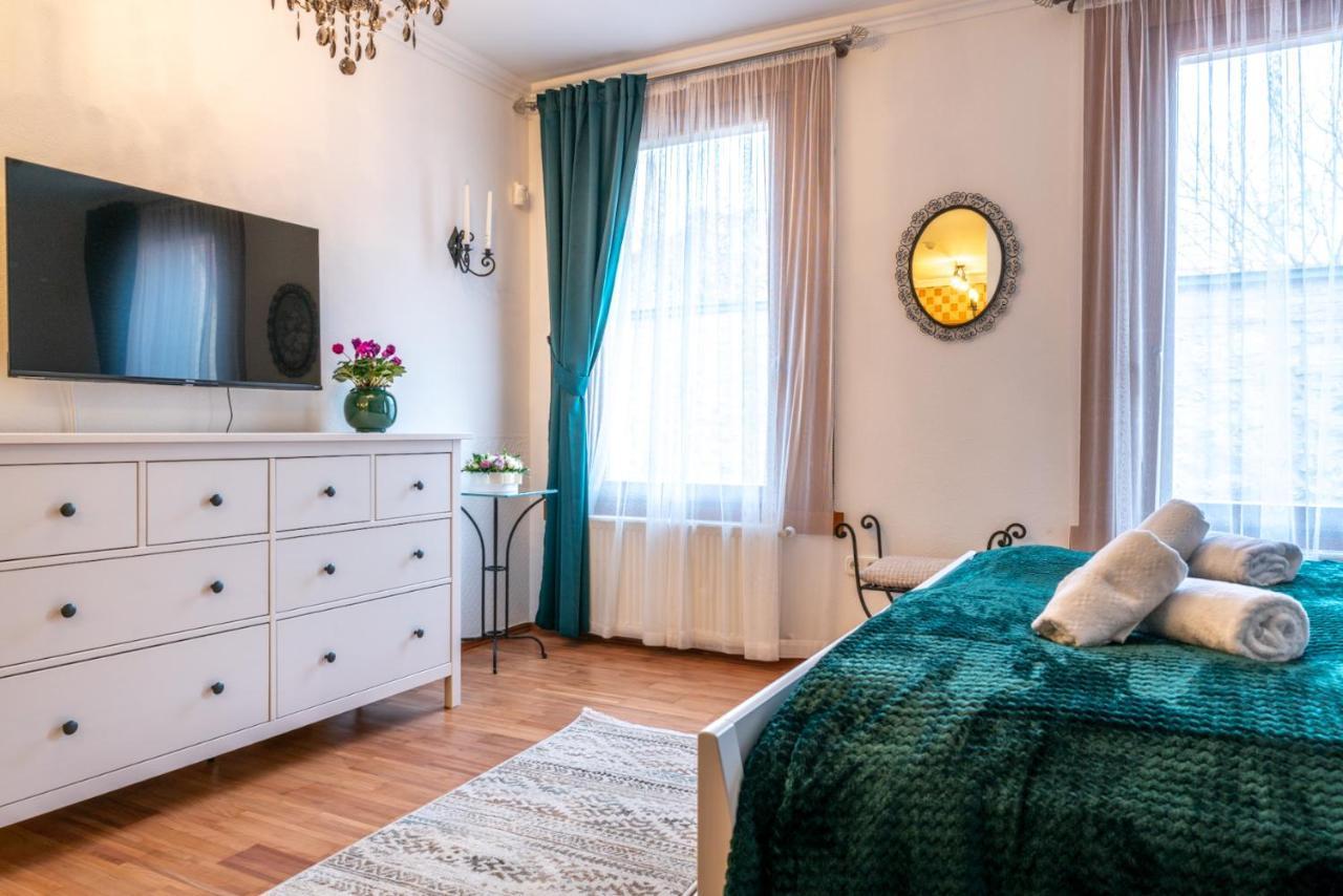Romantic Studio Secret Garden Будапеща Екстериор снимка